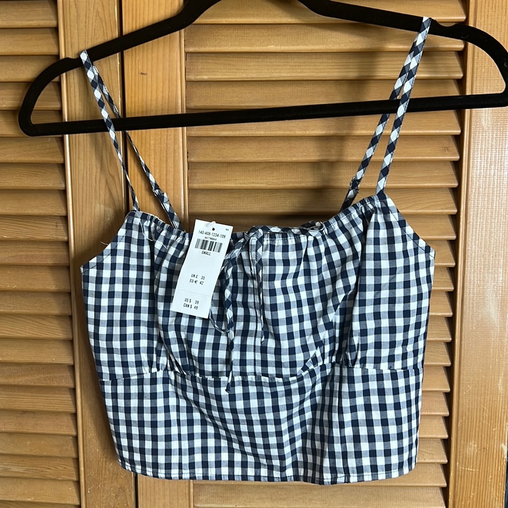 NWT Abercrombie & fitch small cropped top